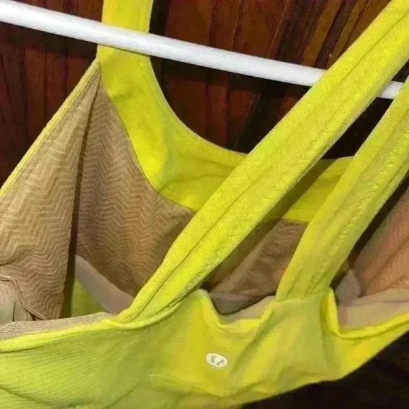 Lululemon Scoop Me Up Tank
Tonka Stripe Split Pea/Heathered Split Pea/Split Pea - Picture 10 of 15